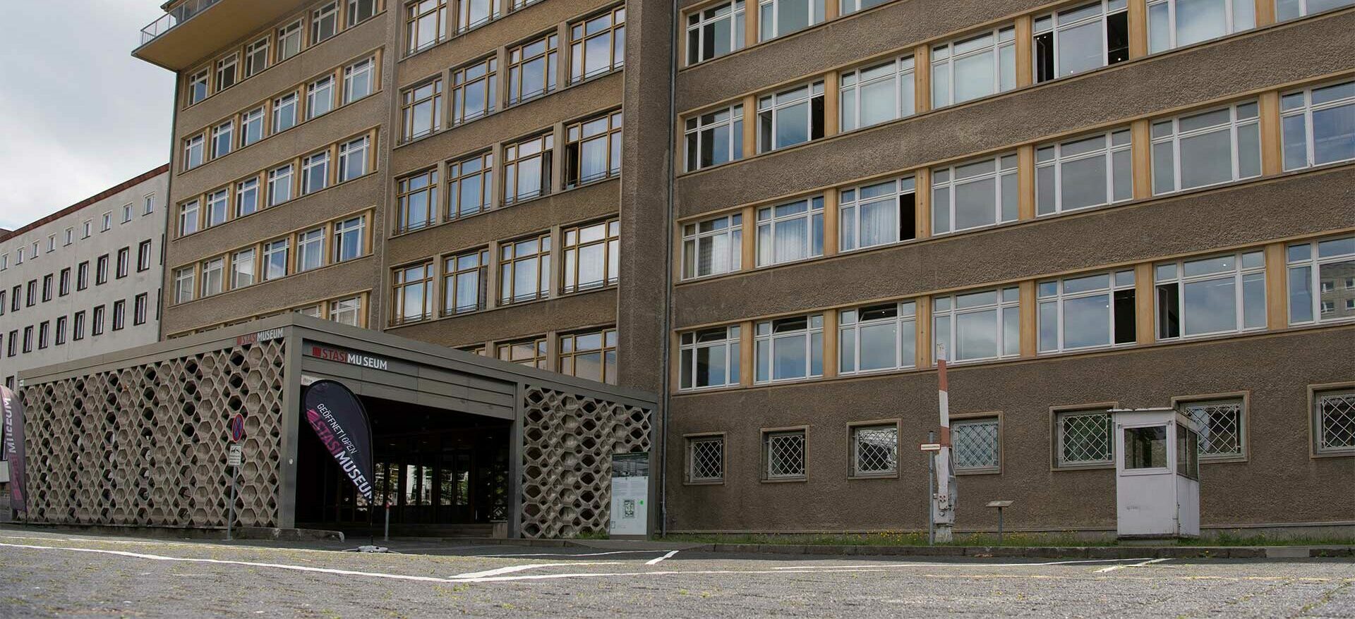Eingang des Stasi-Museums.