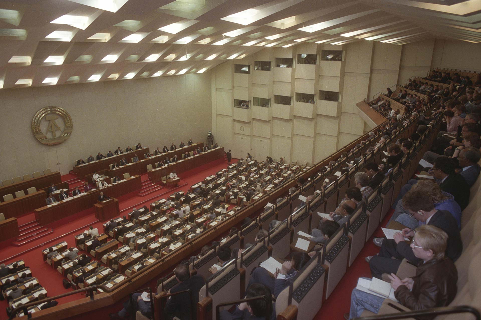 Blick auf das Plenum der Volkskammer