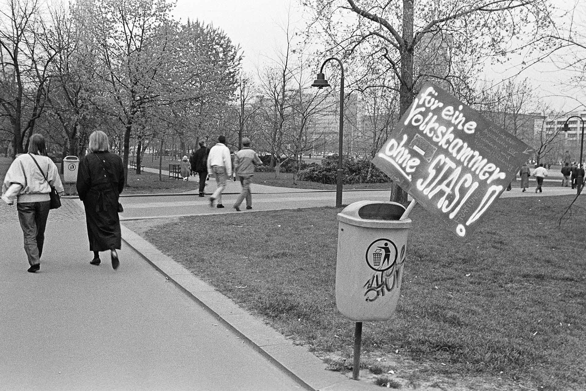 Protestplakat für eine Volkskammer ohne die Stasi.