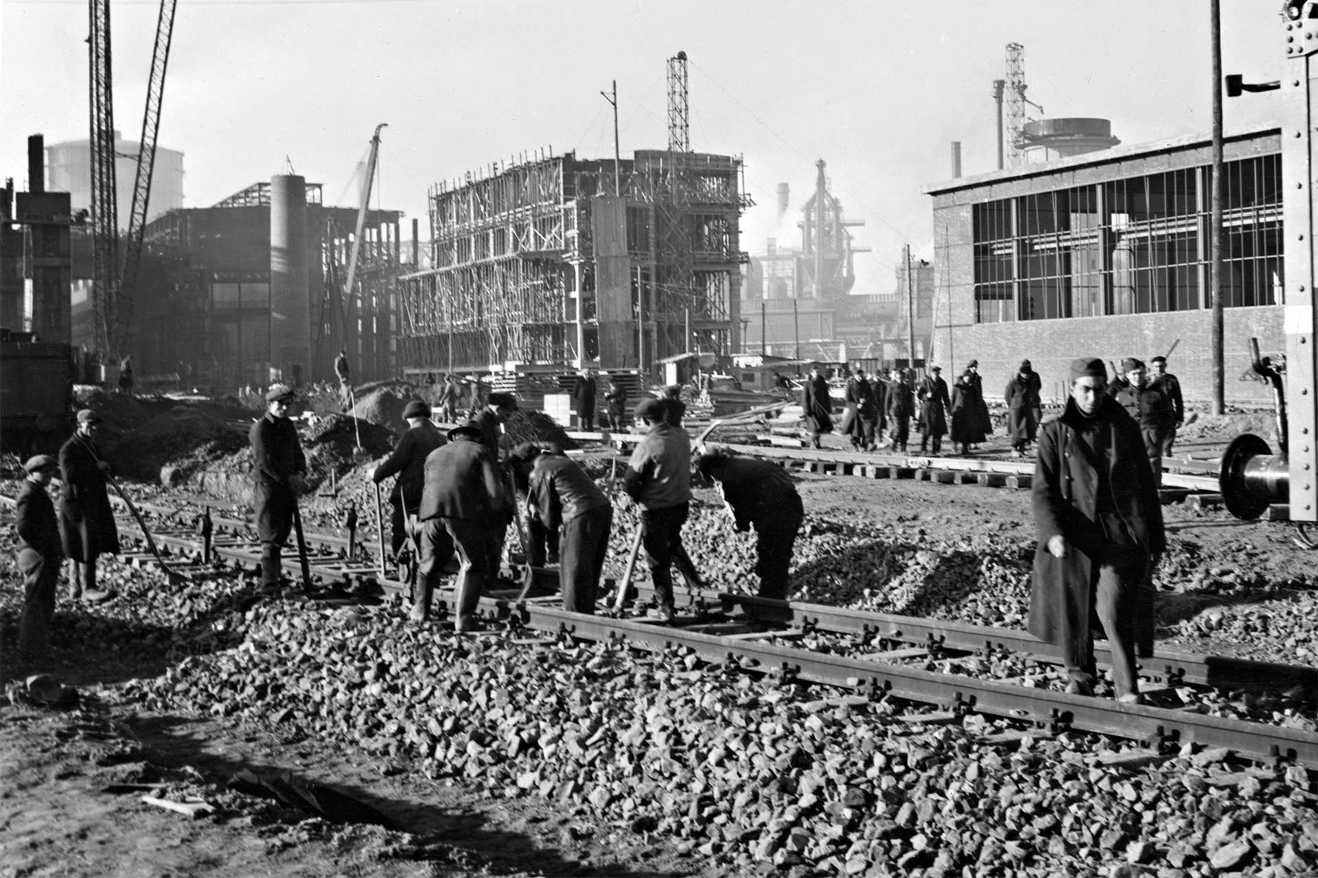 Arbeiter bei Gleisbau